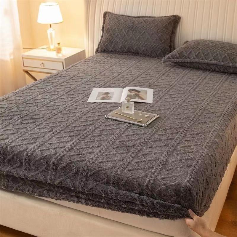 (poszewka and prześcieradło gratis) Zimowy gruby pluszowy pokowiec na materac - komplet 4 sztuki