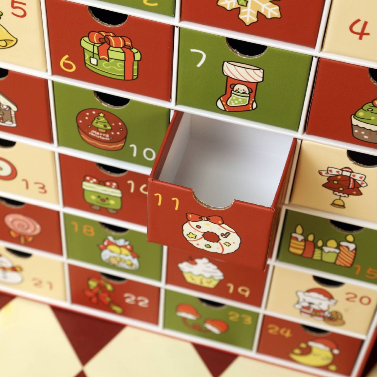 Rožinis marmurinis Advento kalendorius 2025 m., 24 dienų iki Kalėdų atgalinio skaičiavimo dėžutė-LT