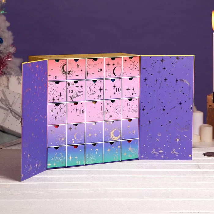 🎅Περιορισμένη έκδοση διακοπών! 🧵Ημερολόγιο Χριστουγέννων με Πλεκτό 2025🎉(🔥Ακριβώς όπως στην ταινία)-GR