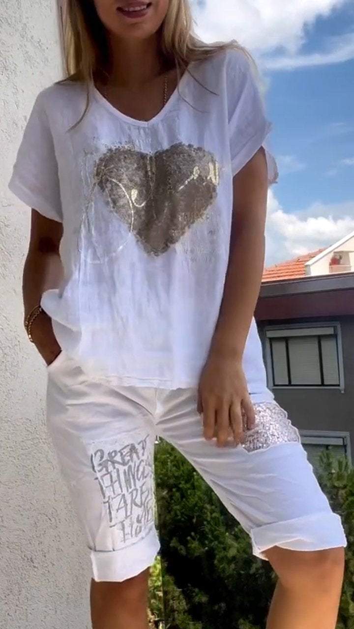 Įprastas dviejų dalių kostiumas su V formos iškirpte ir aukso spalvos įspaudu-LT