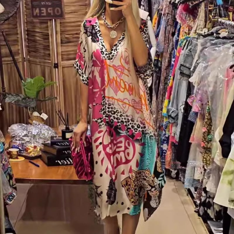 Γυναικείο φόρεμα με κοντά μανίκια και στάμπα σε V-cut-SI