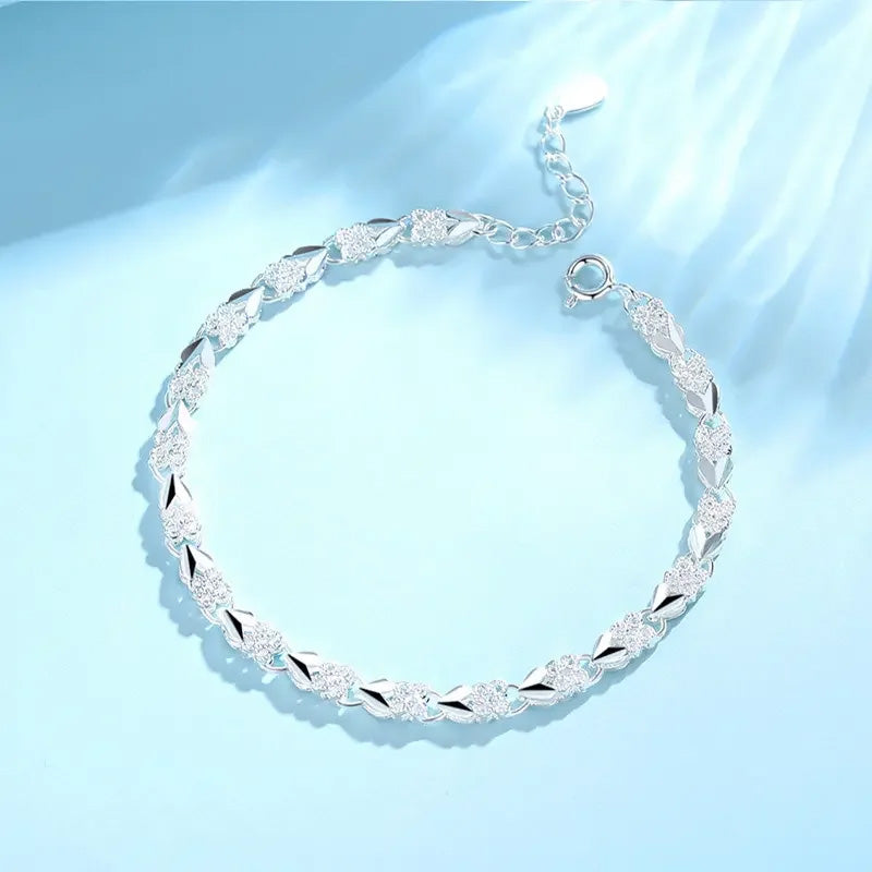 ✨Elegantný náramok s lesklou ďatelinou 🍀-GR
