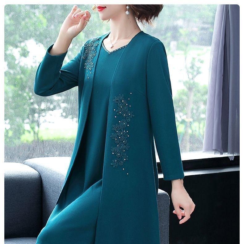 Elegantiškas dviejų dalių moteriškas komplektas su švarku ir suknele-LT