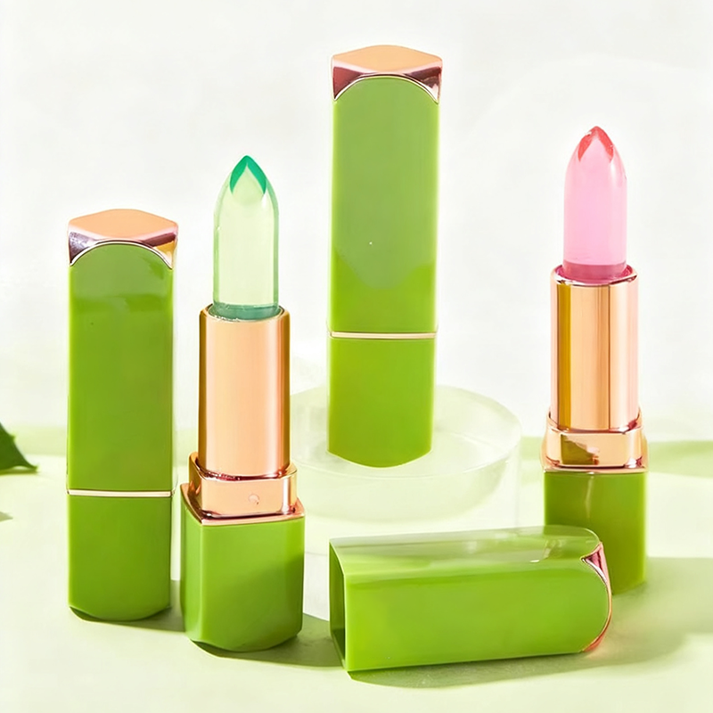 Alaviju praturtinti, spalvą keičiantys drėkinamieji lūpų dažai-LT